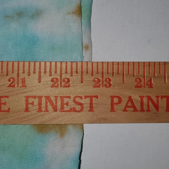 CRAYON LONG SLEEVE CROP TOPGRAPHIC PRINTCREW NECK - Picture 11 of 11